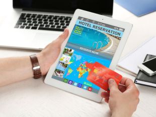 Dubai tourists book hotels last minute