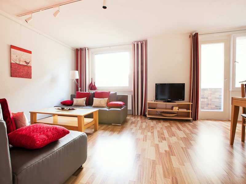 Airbnb and Dubai Tourism sign MOU to promote 'holiday homes' in Dubai